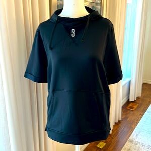 Point 3 basketball training short sleeved hoodie.  Black.  XS